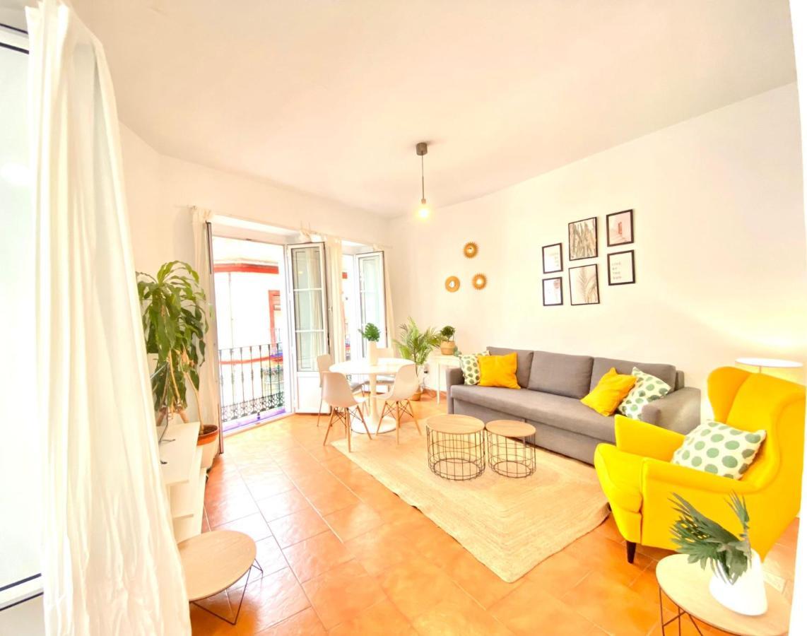 Comfortable Studio Old Town, Parking Optional Sevilha Exterior foto