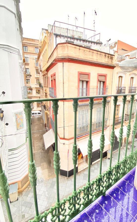 Comfortable Studio Old Town, Parking Optional Sevilha Exterior foto