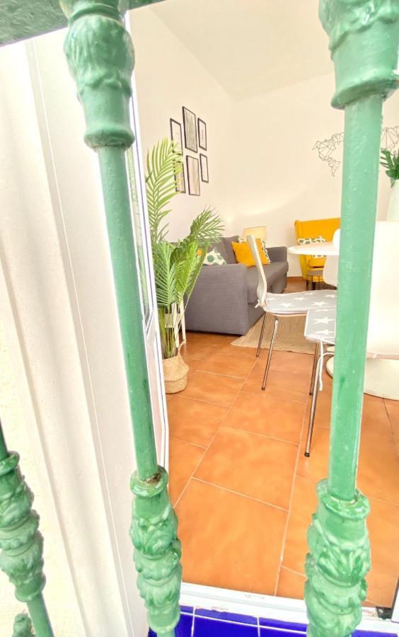Comfortable Studio Old Town, Parking Optional Sevilha Exterior foto