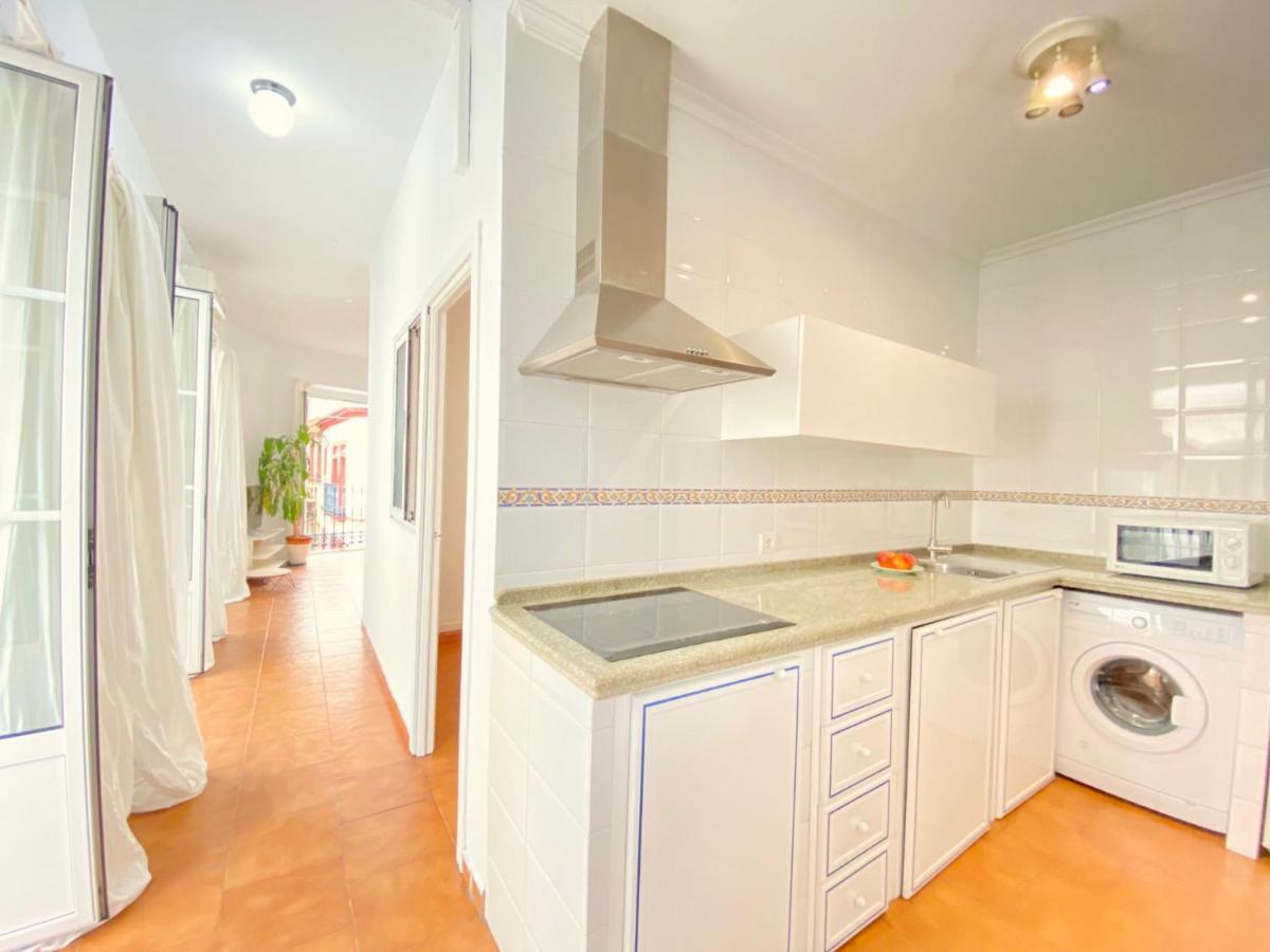 Comfortable Studio Old Town, Parking Optional Sevilha Exterior foto