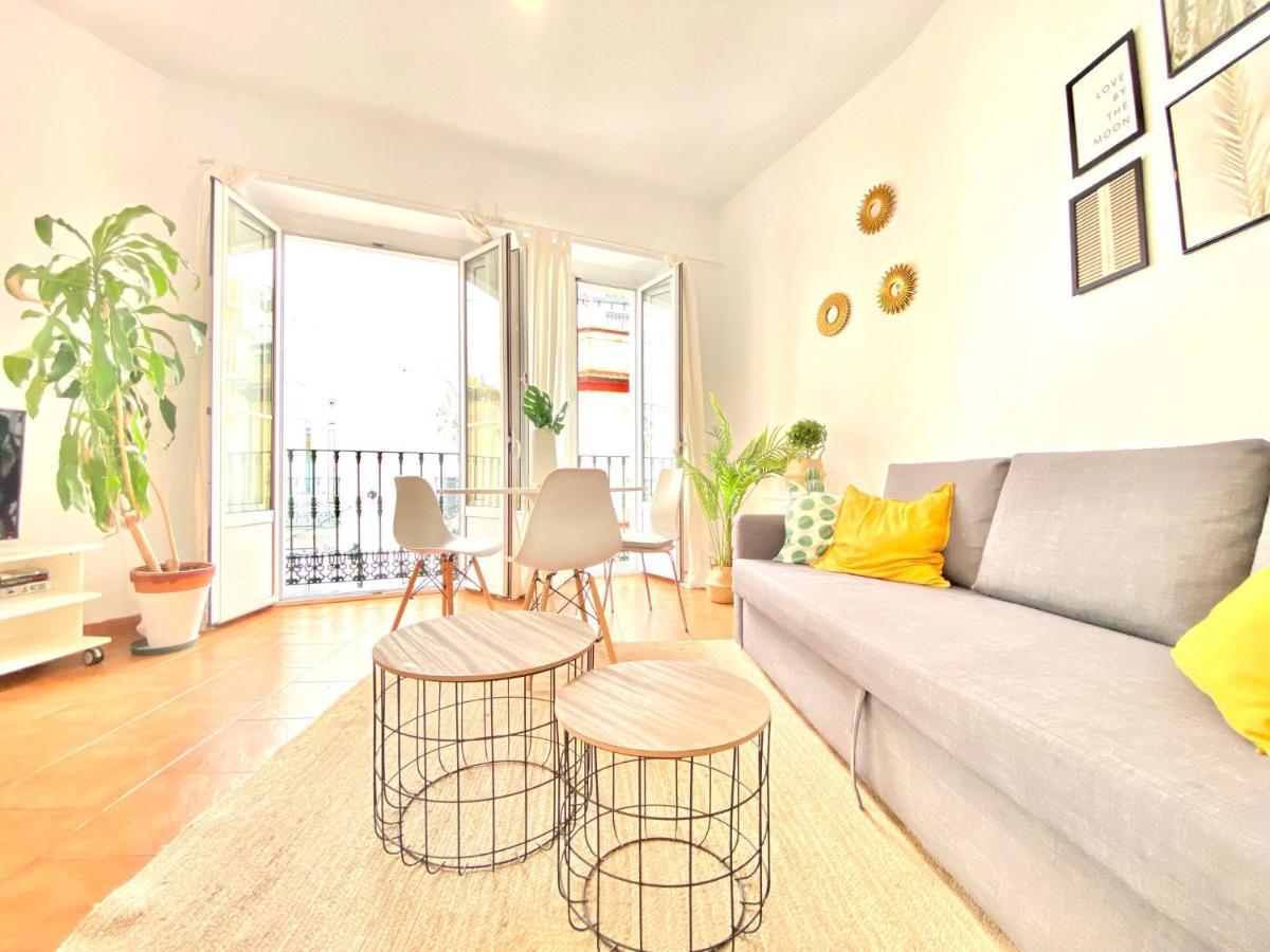 Comfortable Studio Old Town, Parking Optional Sevilha Exterior foto
