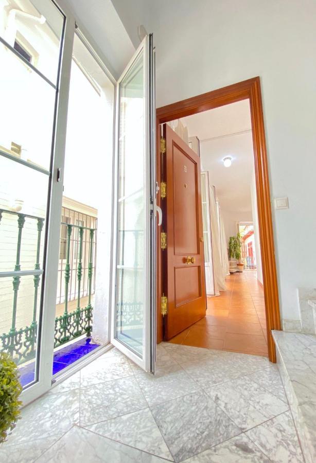 Comfortable Studio Old Town, Parking Optional Sevilha Exterior foto