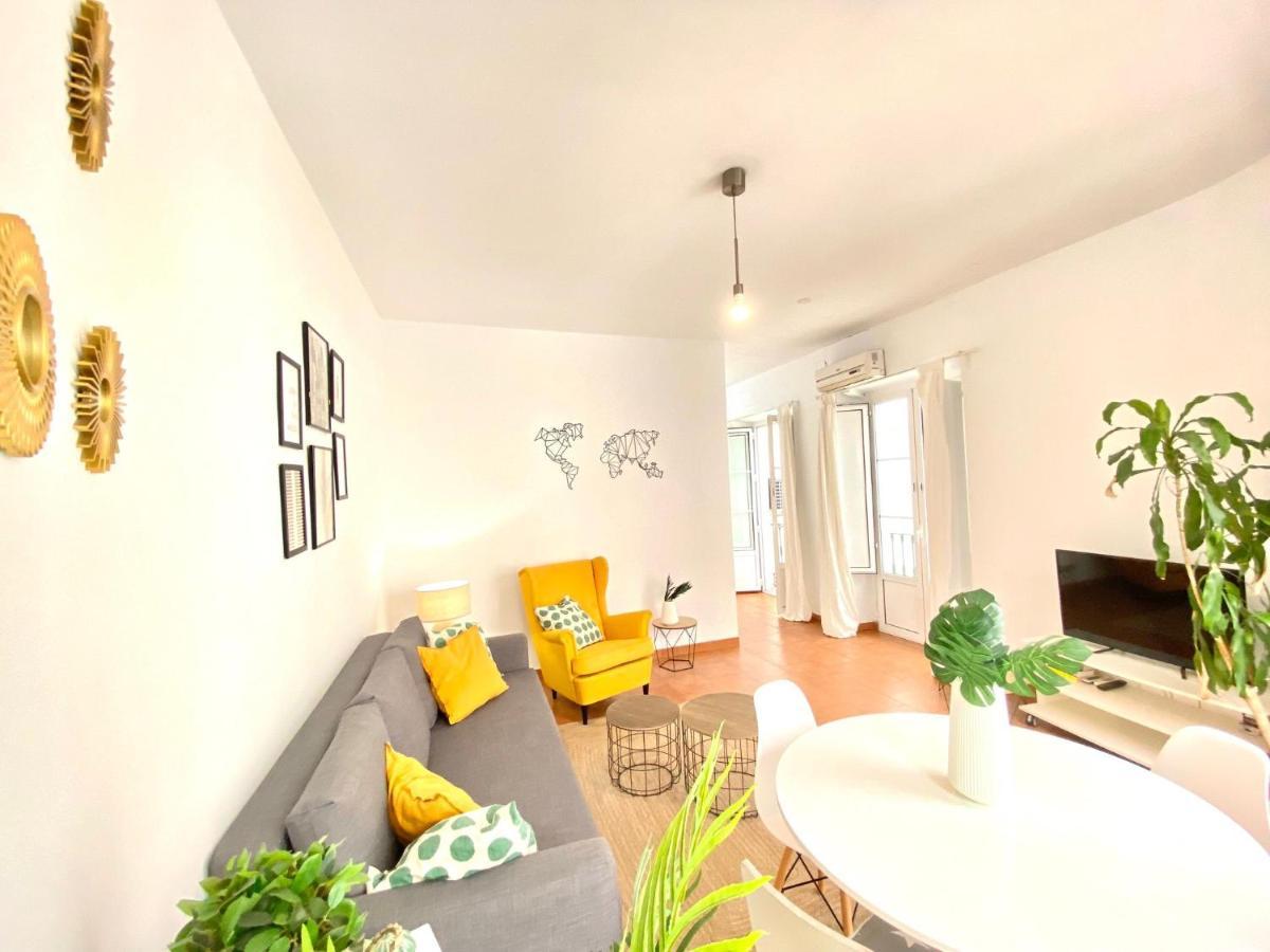 Comfortable Studio Old Town, Parking Optional Sevilha Exterior foto